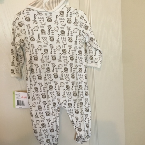 NWT Two Piece Baby Footies With Bib - Picture 2 of 7